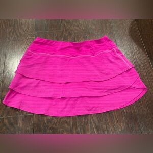 Athleta Swagger Tier Ruffle tennis run skirt magneta pink Women Size Small